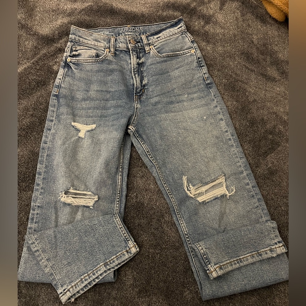 Brand new Arizona high rise straight leg women’s jeans SIZE 3 OBO